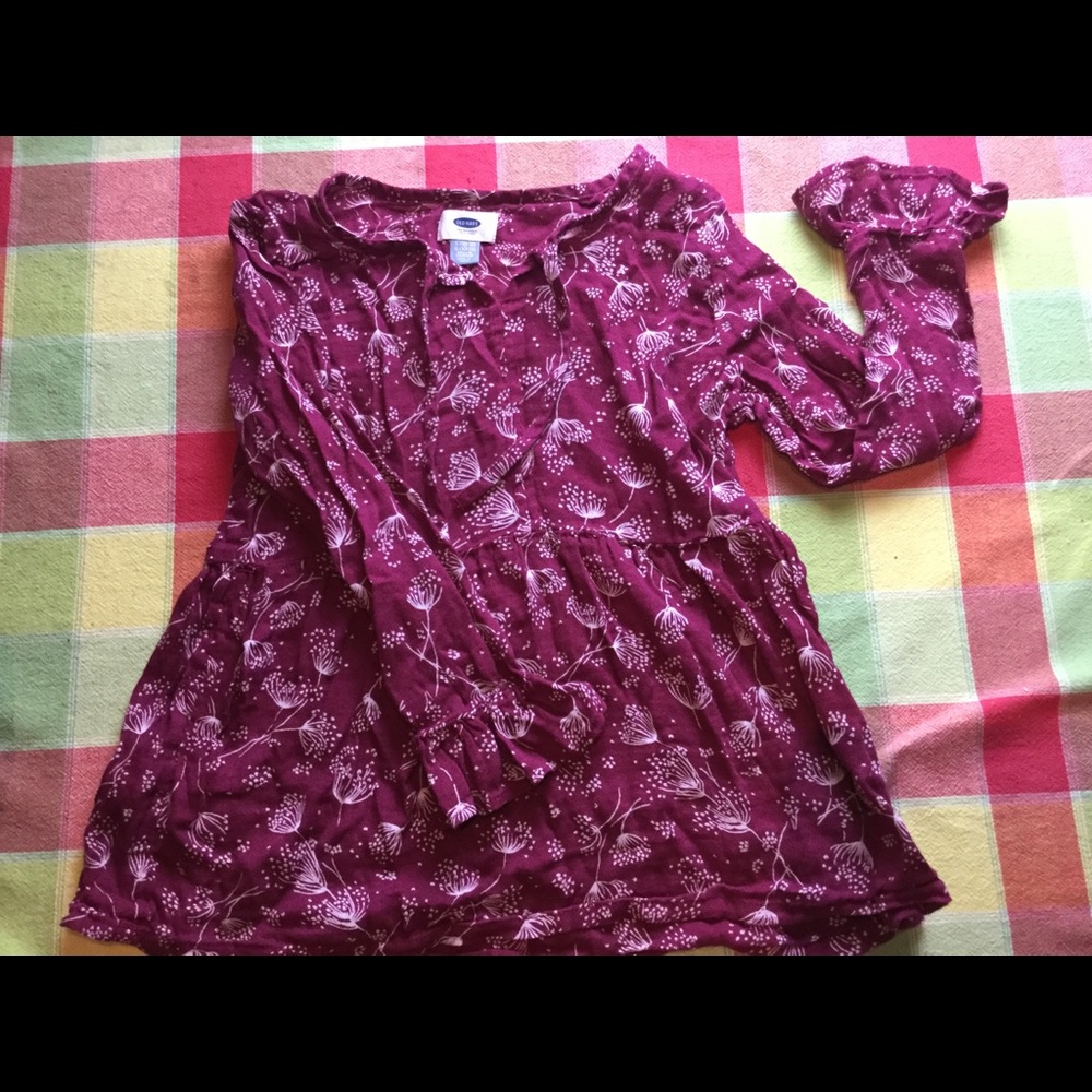 Cute dandelion maroon top